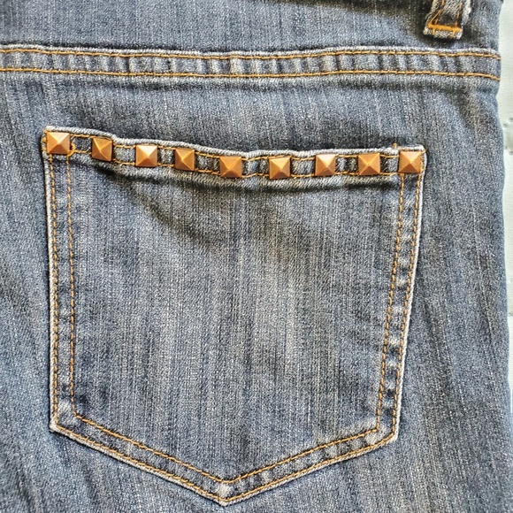 Designer  Denim - Picture 2 of 4